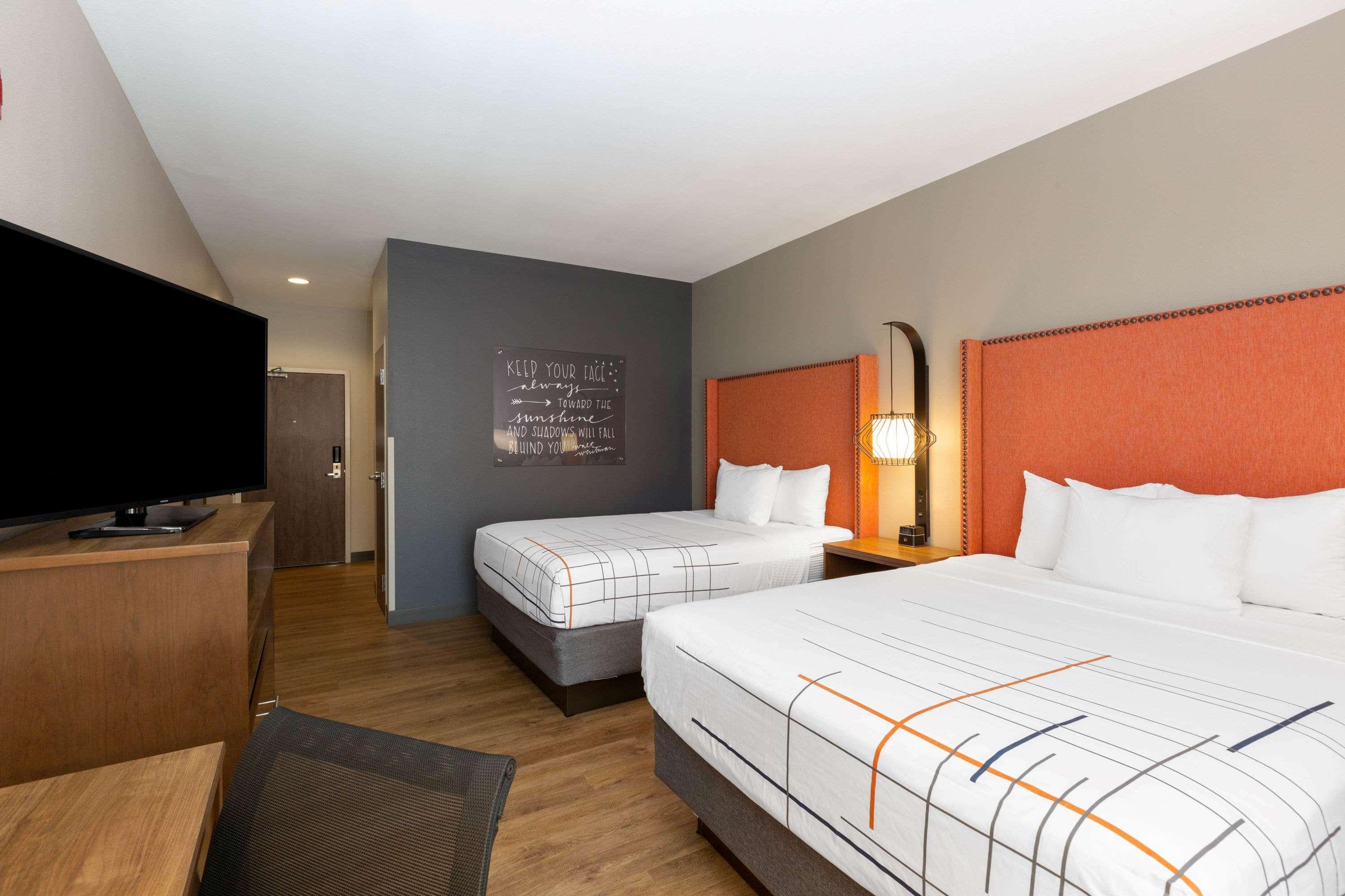 La Quinta By Wyndham Altoona Des Moines Hotel Bagian luar foto