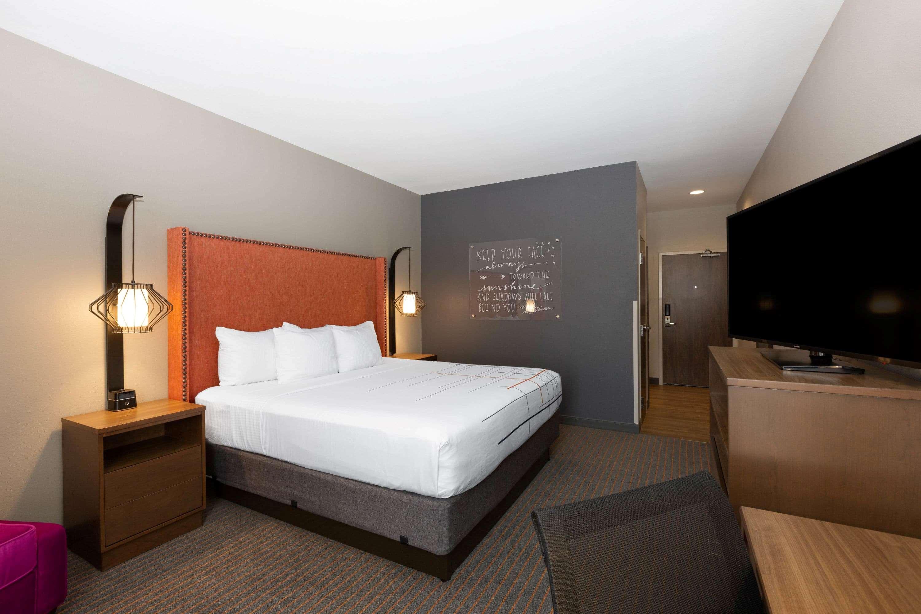 La Quinta By Wyndham Altoona Des Moines Hotel Bagian luar foto