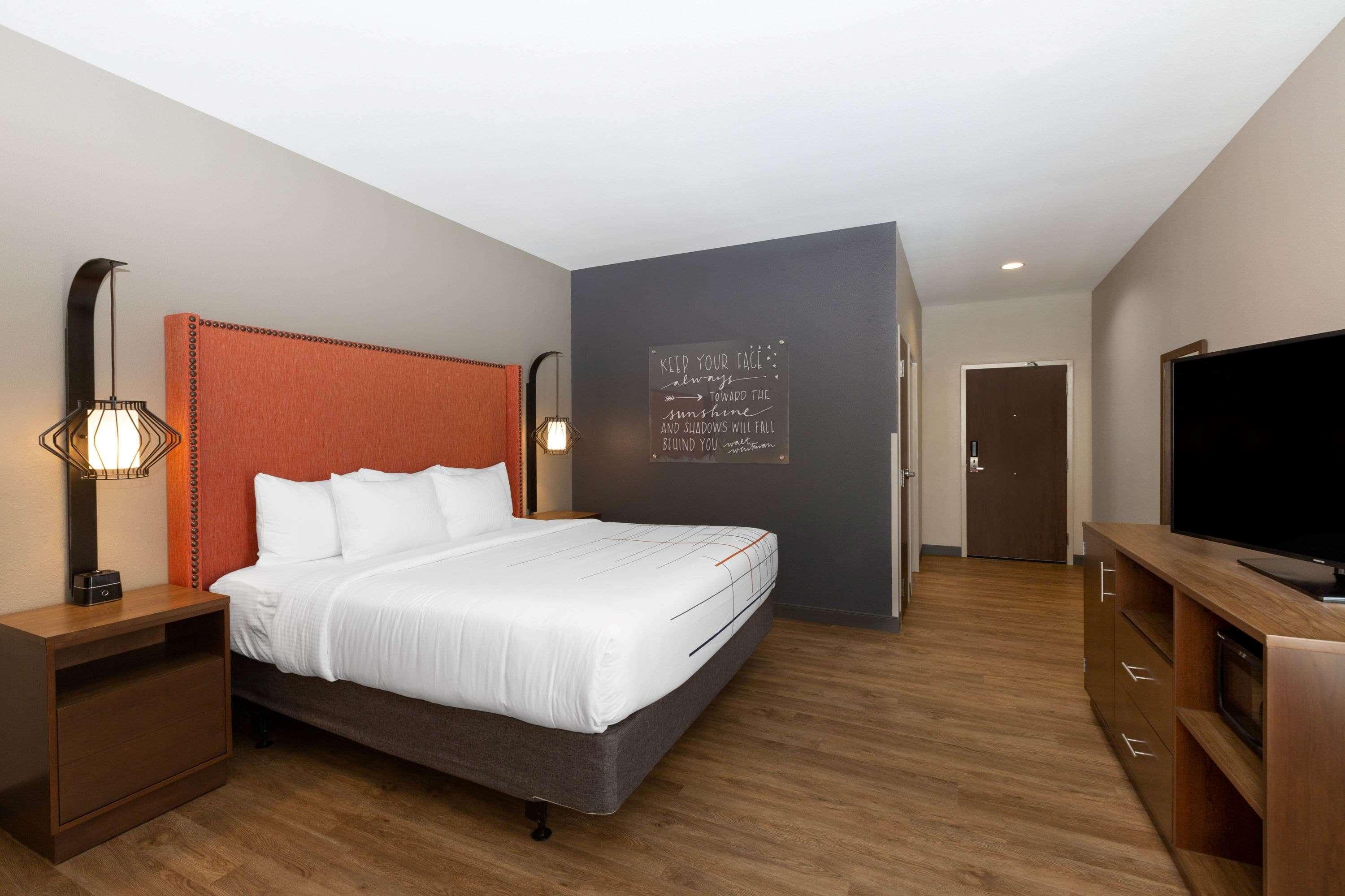 La Quinta By Wyndham Altoona Des Moines Hotel Bagian luar foto