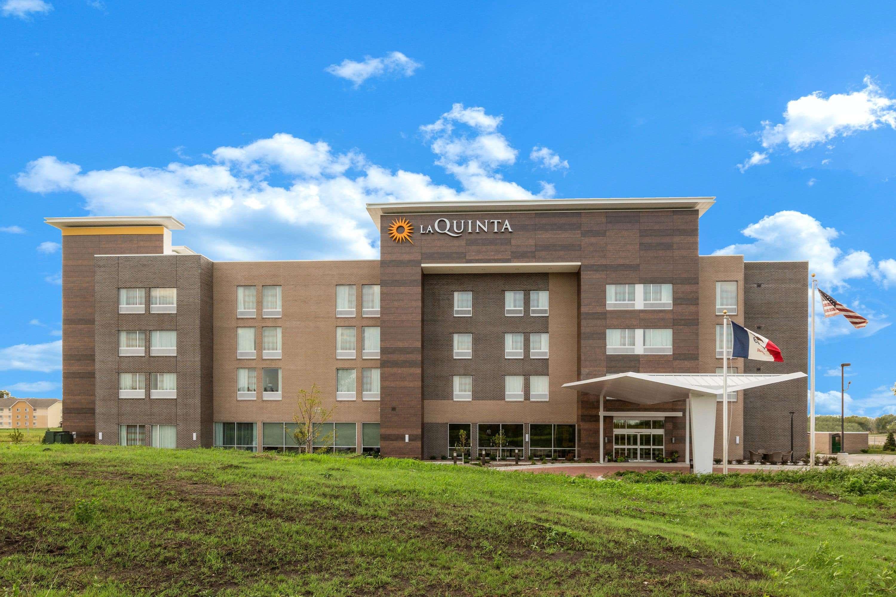 La Quinta By Wyndham Altoona Des Moines Hotel Bagian luar foto